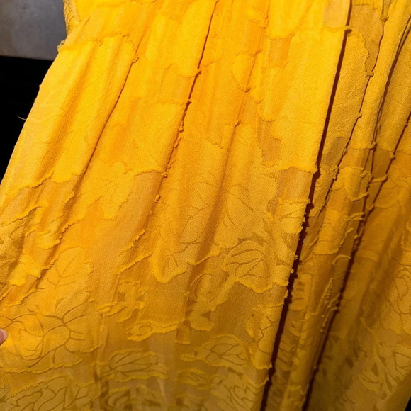 NWT Lulus Lovely Celebration Yellow Floral Burnout Chiffon Jumpsuit Size Large - Picture 7 of 15